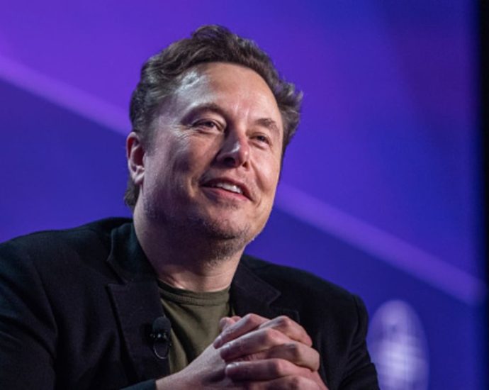 Elon Musk safety teams - Elon Musk speaking at a corporate event about business practices