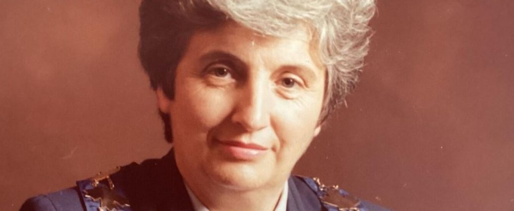 Gladys Huffman Lincoln mayor - Portrait of a female political leader representing municipal government and community service