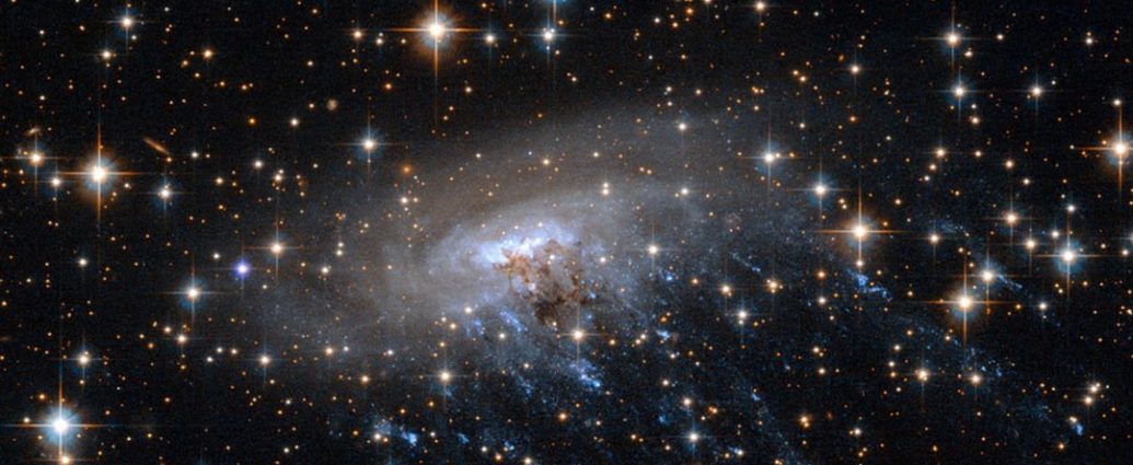 jellyfish galaxy JWST - Artist's impression of a jellyfish galaxy with gas tentacles being stripped away as observed by James Webb Space Telescope