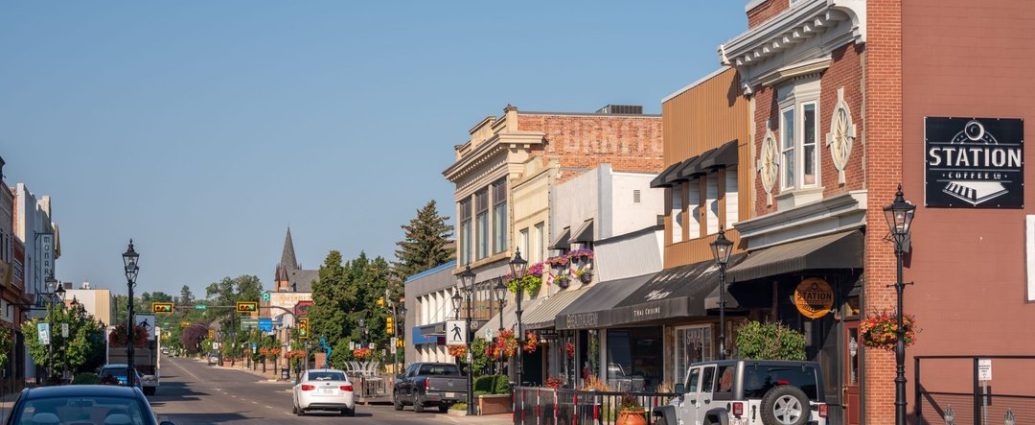 most affordable city Canada - Residential houses in Medicine Hat, Alberta showing affordable housing options in Canada's most budget-friendly city for homebuyers