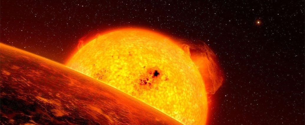 red giant stars - Artist's conception of a red giant star expanding and glowing in space