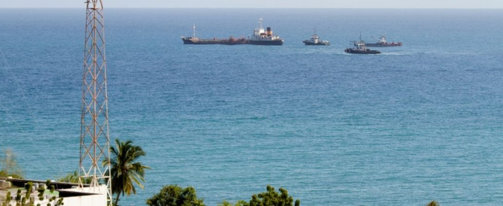 Russian fuel ship Cuba - Large cargo ship carrying fuel oil sailing on the ocean