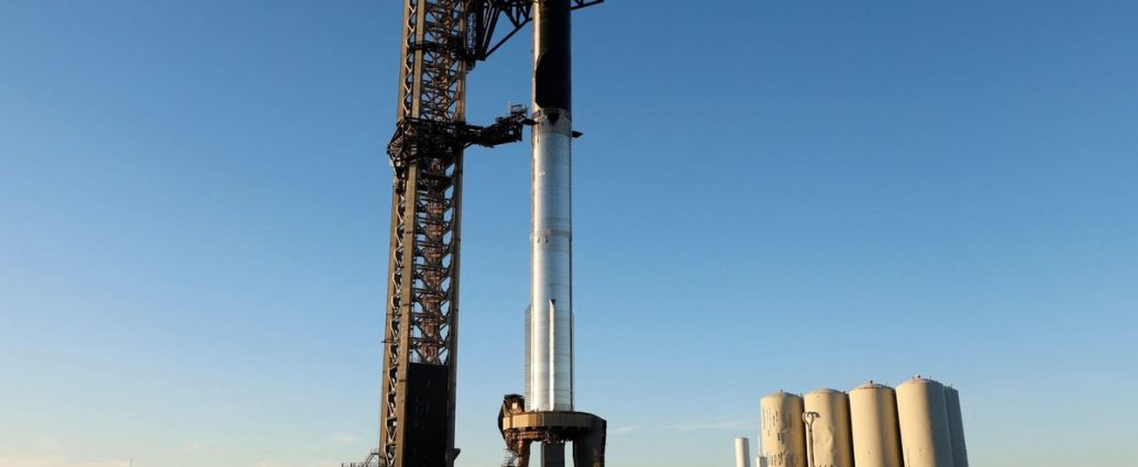 SpaceX Starship rocket - SpaceX record funding round valuation