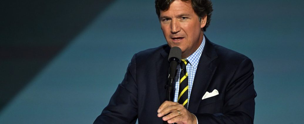 Tucker Carlson detained Israel - Tucker Carlson at an airport terminal with luggage and security personnel in background
