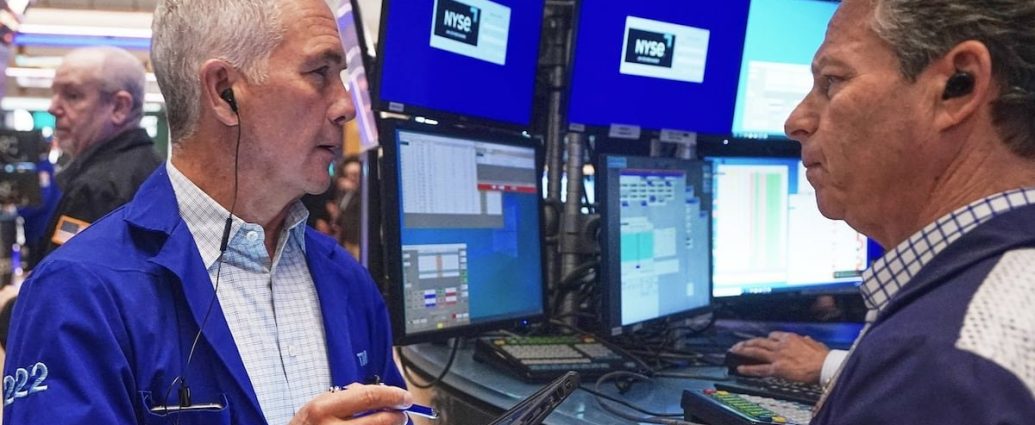 U.S. stocks crash - Stock market charts showing declining prices on trading screens
