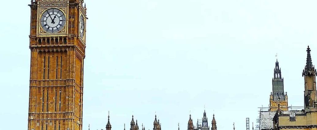 clocks go forward 2026 - Clock showing time change for daylight saving time spring forward