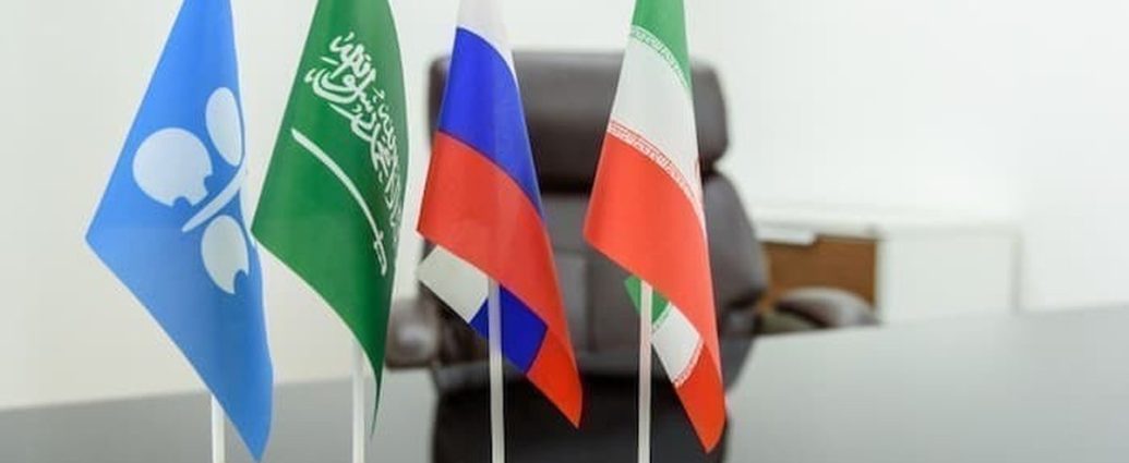 OPEC oil output Iran - Oil tanker ships in Middle Eastern waters during supply disruptions