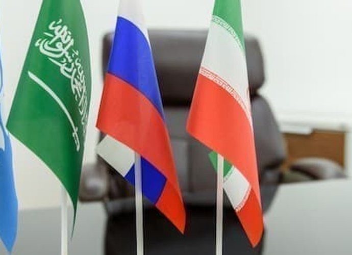 OPEC oil output Iran - Oil tanker ships in Middle Eastern waters during supply disruptions