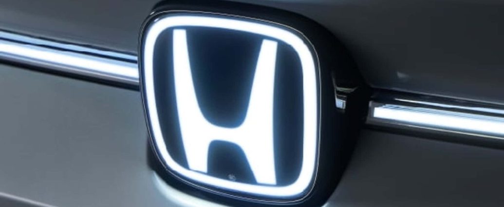 Honda Chinese suppliers - Honda automotive manufacturing facility with production line and vehicles