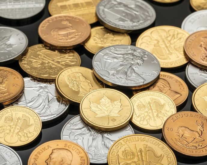 Canadian dollar coins and banknotes representing the Bank of Canada interest rate decision